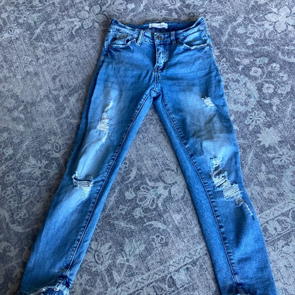 Distressed KanCan Jeans - Picture 1 of 2